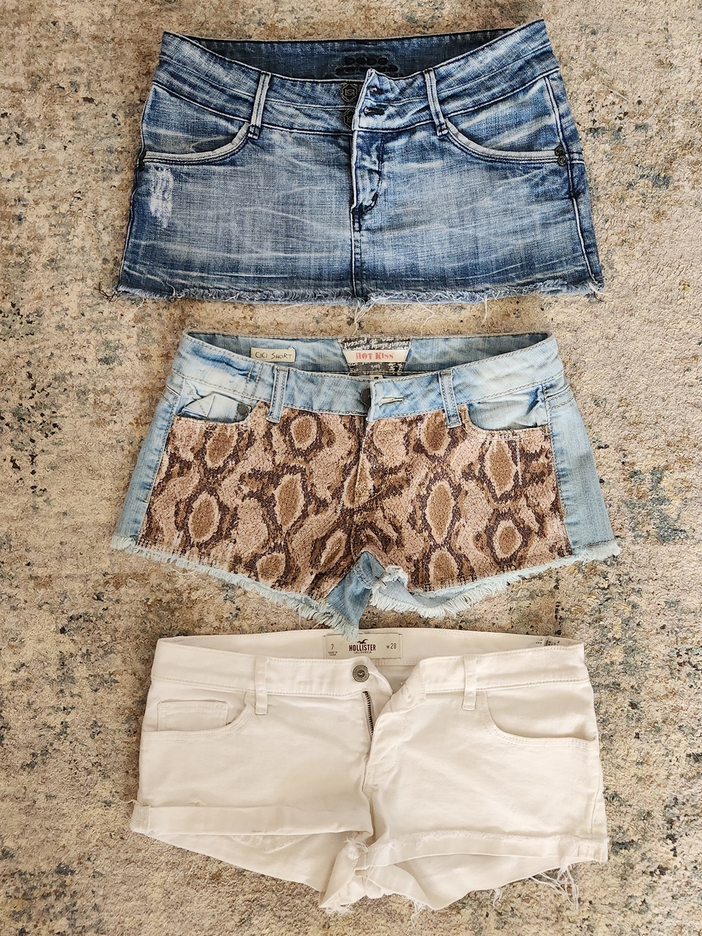 Bebe Y2K Micro Mini Skirt Hot Kiss Snakeskin Shorts Hollister White Cutoff 28